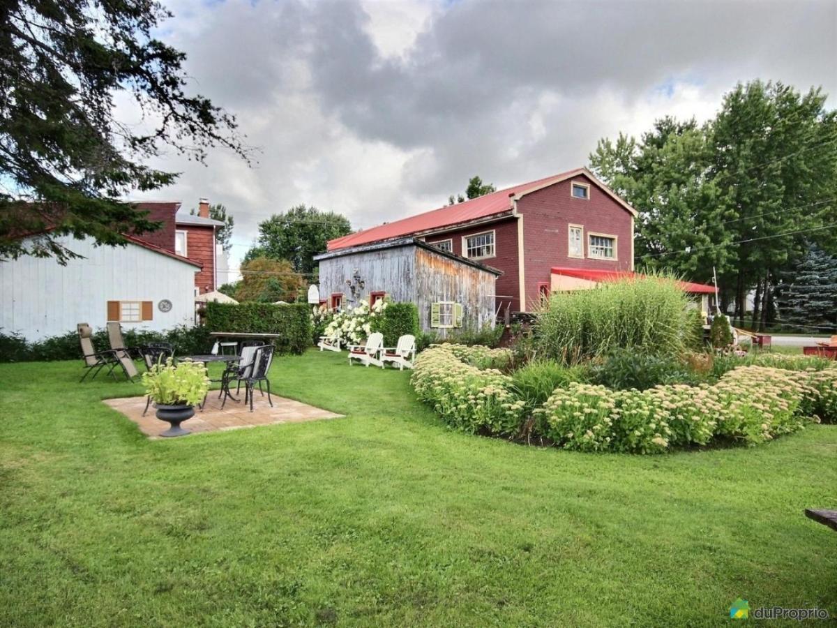 Gite Du Village - Deschambault Экстерьер фото